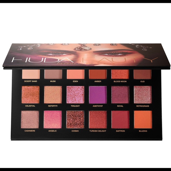 HUDA BEAUTY Other - Huda Beauty Desert Dusk eyeshadow pallet